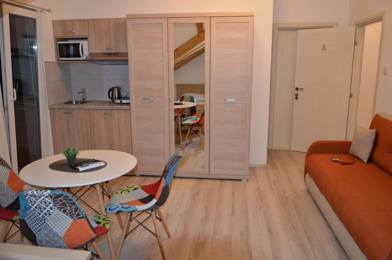 Max Apartment โคลาชิน ภายนอก รูปภาพ