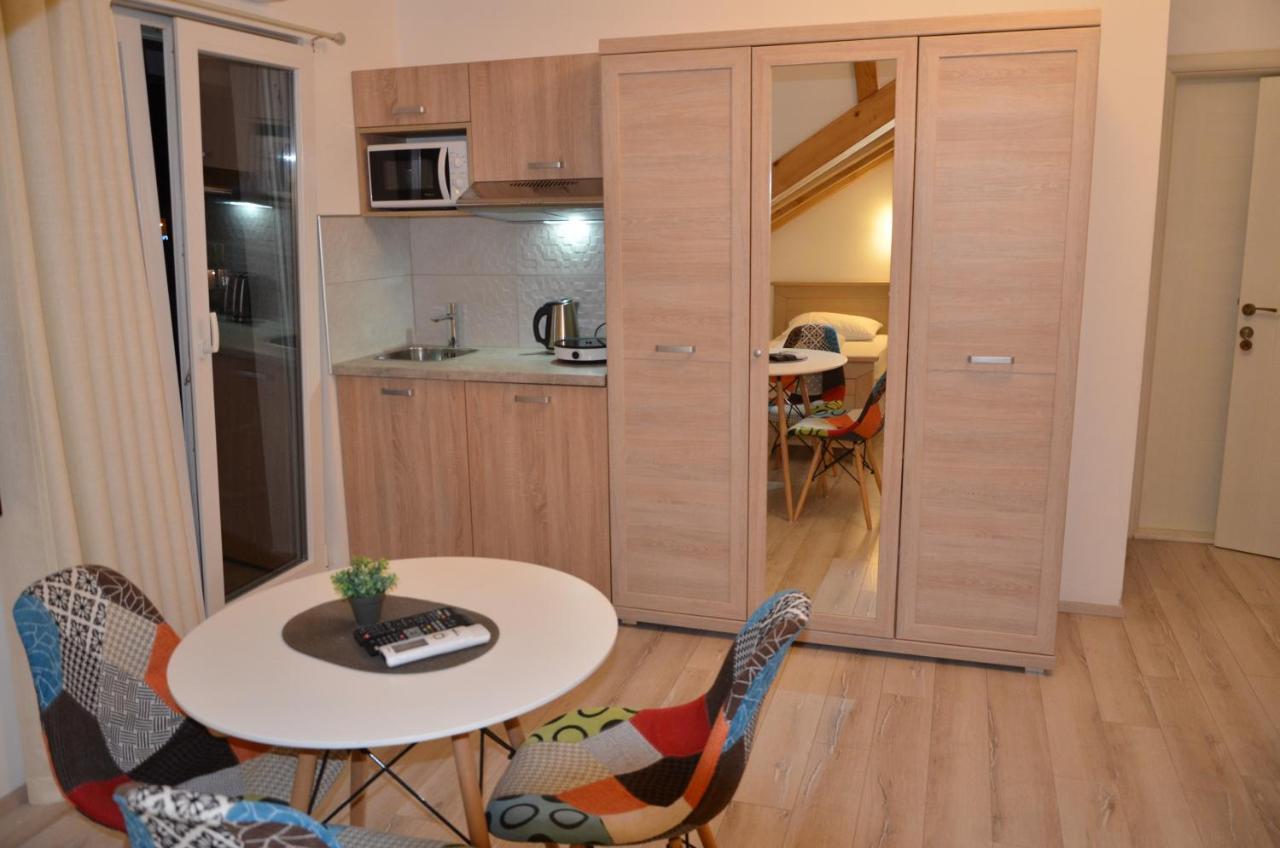 Max Apartment โคลาชิน ภายนอก รูปภาพ