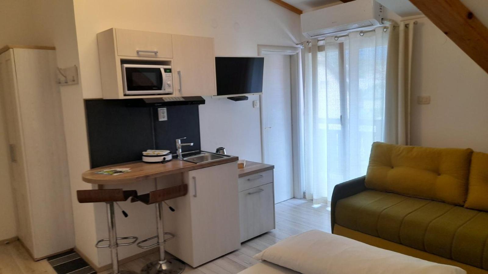 Max Apartment โคลาชิน ภายนอก รูปภาพ