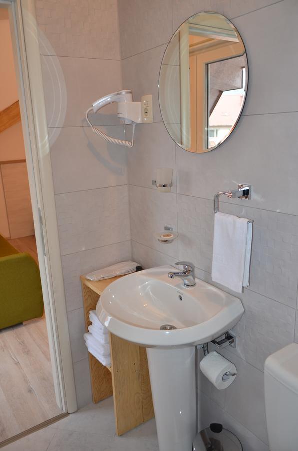 Max Apartment โคลาชิน ภายนอก รูปภาพ