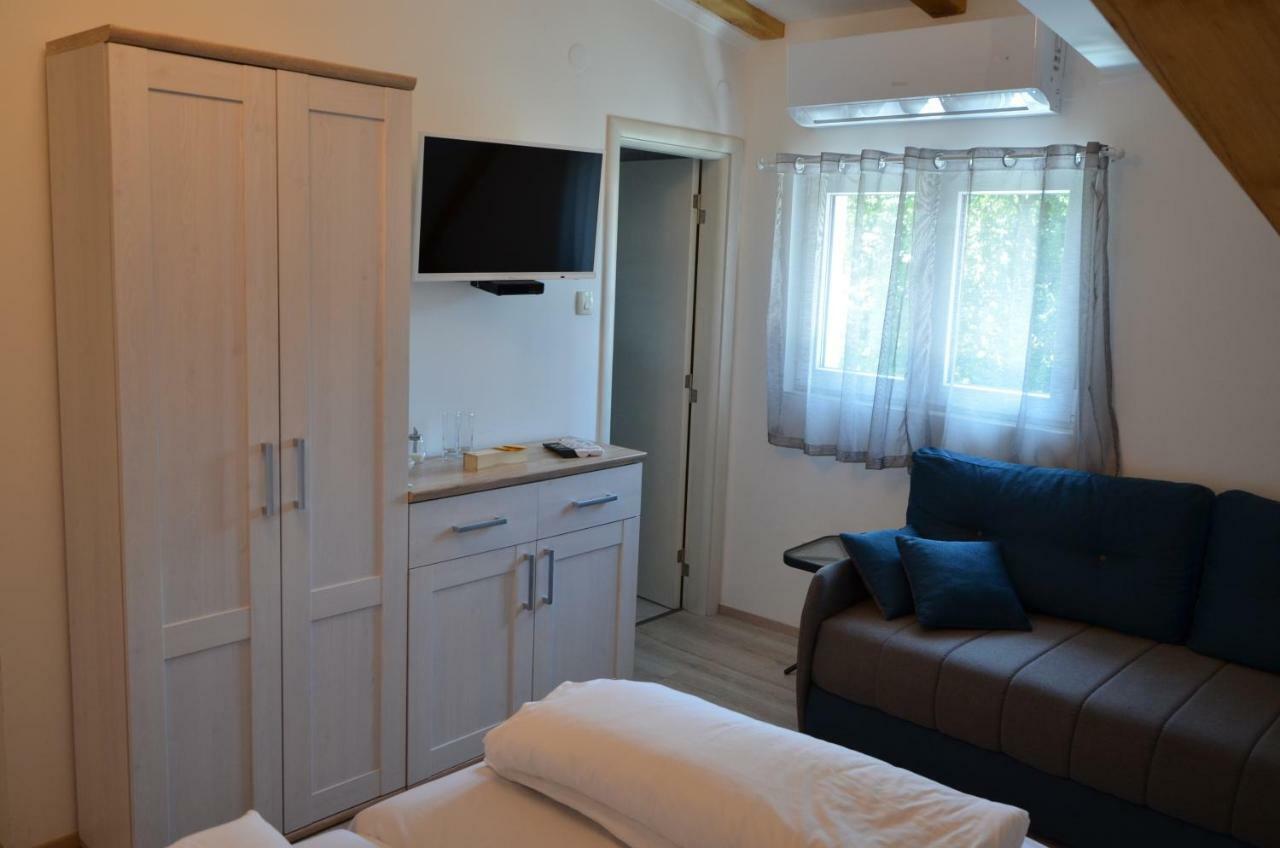 Max Apartment โคลาชิน ภายนอก รูปภาพ